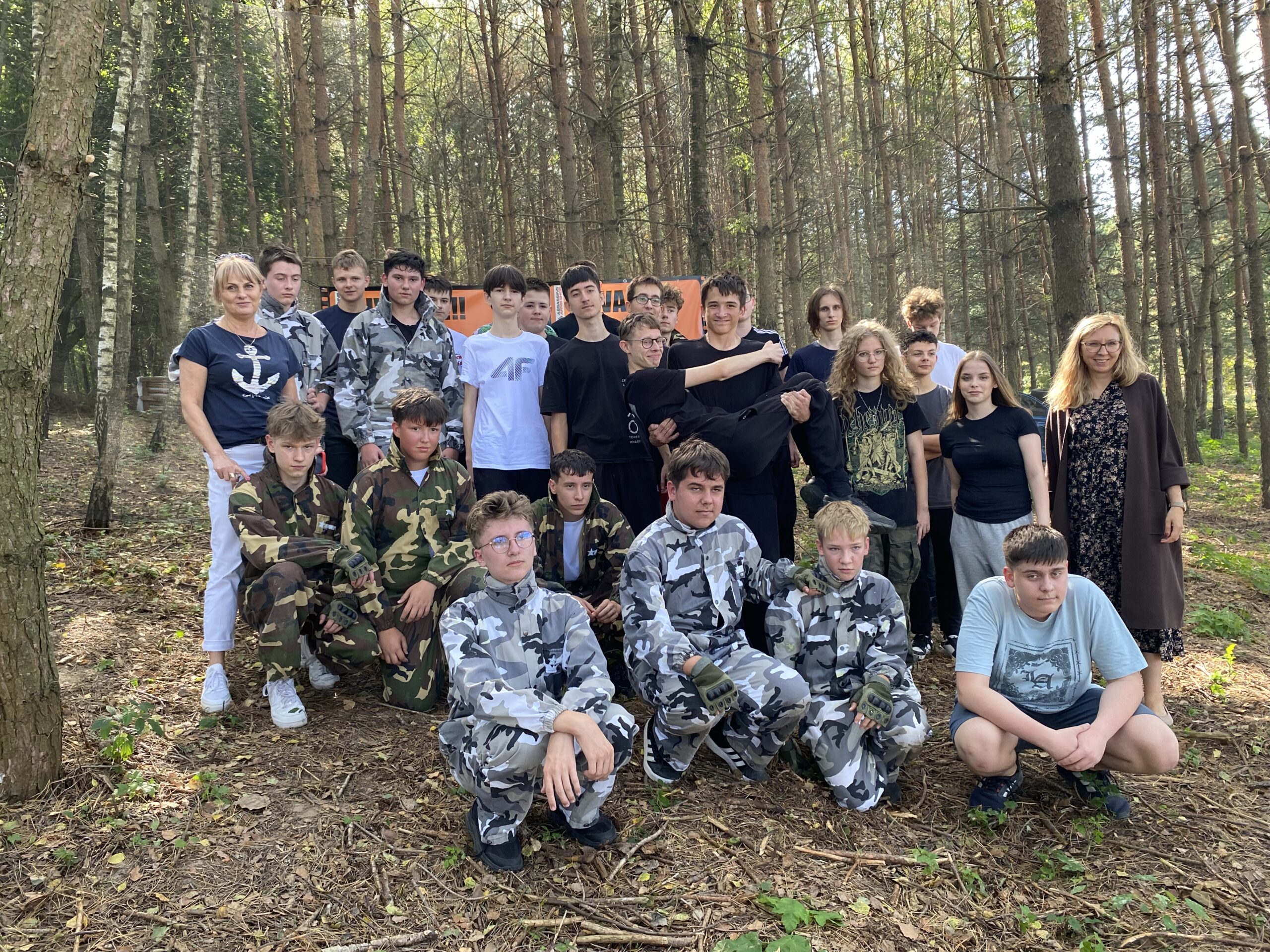 Read more about the article Wycieczka integracyjna na Paintball