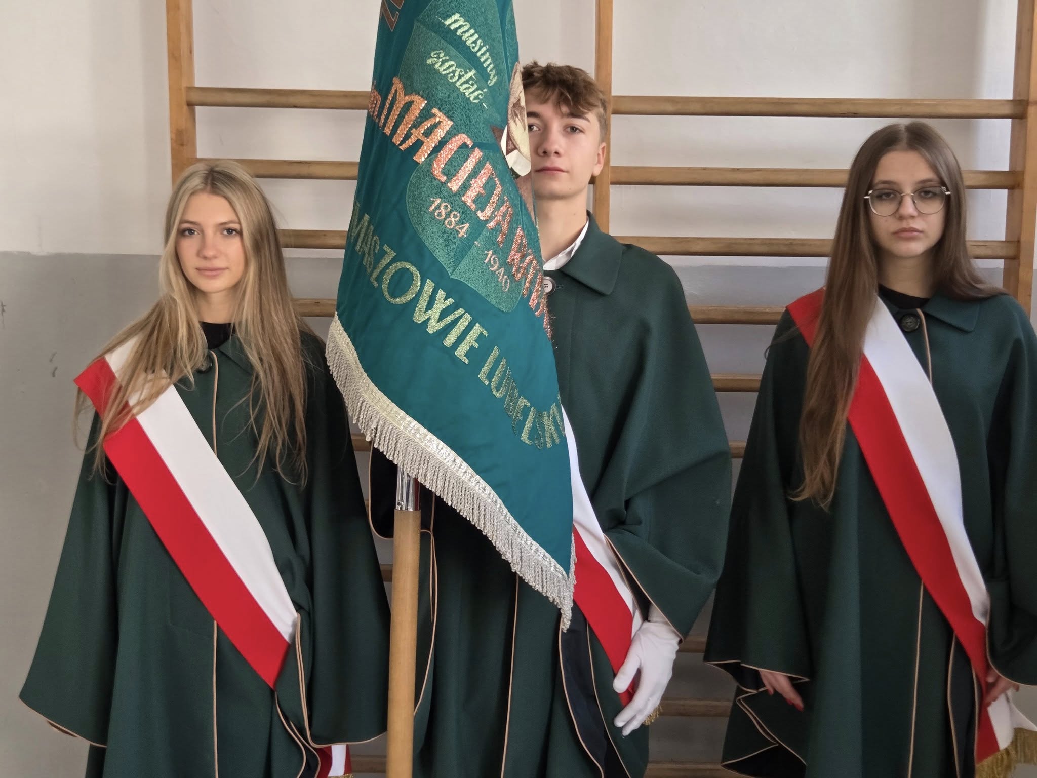 Read more about the article VI Międzyszkolny Turniej Pocztów Sztandarowych
